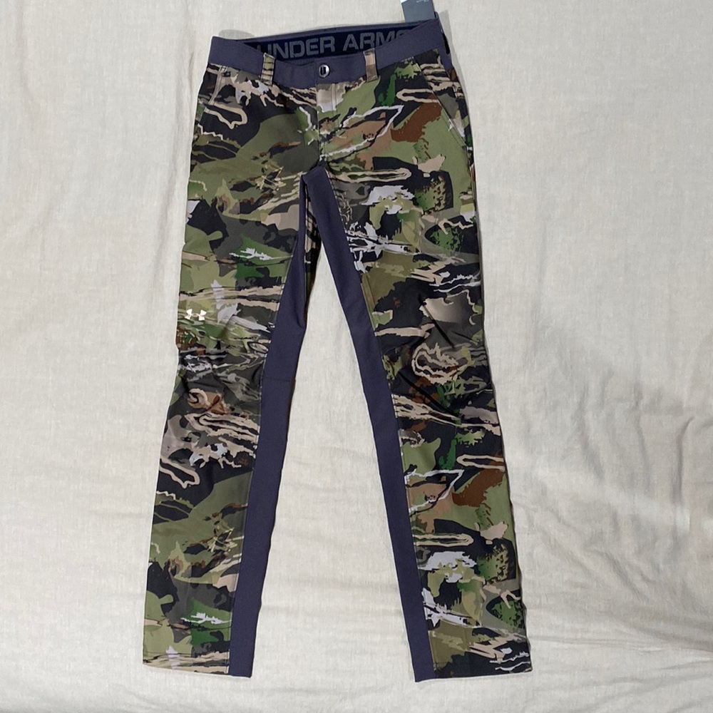 Under Armor fitted water-resistant camo pants